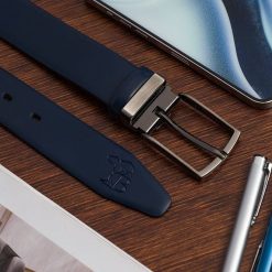 Pasek męski skórzany premium 3,5 cm casualowy skóra lico Beltimore granatowy E40 : Kolory - czarny, Rozmiar pasków - r.100-115 cm. Czarne paski męskie bez wzorów, ze skóry, klasyczne. Za 59.90 zł.