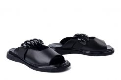 BOMBONELLA G019 507 107 czarny, klapki damskie. Czarne klapki damskie Bombonella, bez wzorów, ze skóry, bez obcasa, na obcasie. Za 242.17 zł.