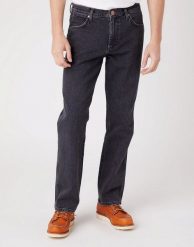 WRANGLER TEXAS MĘSKIE SPODNIE JEANSOWE WEATHERED BLACK W1218913P 112324514. Czarne spodnie materiałowe męskie Wrangler, bez wzorów, z jeansu. Za 219.99 zł.