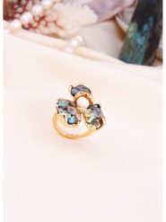 L'Atelier de Gaia Pozłacany pierścionek z perłą i masą perłową rozmiar: onesize. Białe pierścionki damskie L'Atelier de Gaia, z perłą, pozłacane. Za 60.99 zł.