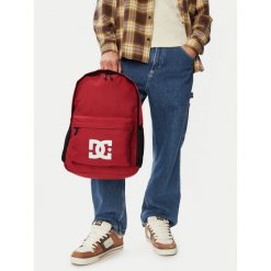 Plecak DC Shoes. Czerwone plecaki damskie DC Shoes, bez wzorów, sportowe. Za 69.99 zł.