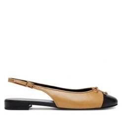 Sandały Tory Burch. Brązowe sandały damskie Tory Burch, bez wzorów, bez obcasa, na płaskiej podeszwie. Za 1,049.00 zł.