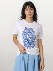 Bawełniana koszulka z nadrukiem kwiatowym - biały. Białe t-shirty damskie Sinsay, l, bez wzorów, z bawełny, bez kołnierzyka. Za 12.99 zł.