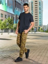 Spodnie jogger - wielobarwny. Spodnie materiałowe męskie Sinsay, bez wzorów. W wyprzedaży za 27.99 zł.