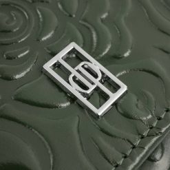 Portfel damski skórzany ciemnozielony w kwiatki duży Paolo Peruzzi AL-12-GB. Zielone portfele damskie bez wzorów, ze skóry. Za 89.00 zł.