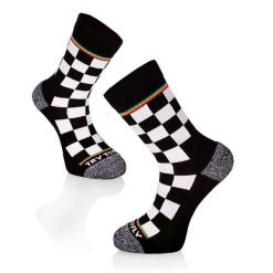 Aktywny styl życia Bawełniane skarpetki SQUARES Biało-czarne. Czarne skarpetki damskie TRY TO FLY, bez wzorów, z bawełny. W wyprzedaży za 59.69 zł.