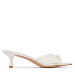 Klapki Aldo. Białe klapki damskie Aldo, bez wzorów, bez obcasa. Za 359.99 zł.