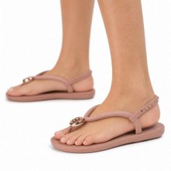 Sandały damskie Ipanema 83415 CLASS UNA FEM. Czerwone sandały damskie Ipanema, bez wzorów, z materiału, bez obcasa. Za 69.00 zł.
