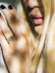 DIAMOND & CO Złoty pierścionek "Mae" z diamentami rozmiar: 62. Żółte pierścionki damskie Diamond & Co, z ametystem, złote. Za 1,442.78 zł.