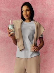 4F T-shirt relaxed z nadrukiem damski - niebieski S. Niebieskie t-shirty damskie 4f, s, bez wzorów, z bawełny, bez kołnierzyka. Za 69.99 zł.