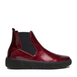 Botki Remonte. Czerwone botki damskie Remonte, bez obcasa, na płaskiej podeszwie, bez zapięcia. Za 339.99 zł.