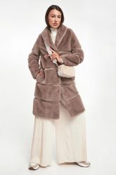 Futro damskie TWINSET. Futra damskie Twinset Milano. W wyprzedaży za 1,175.85 zł.
