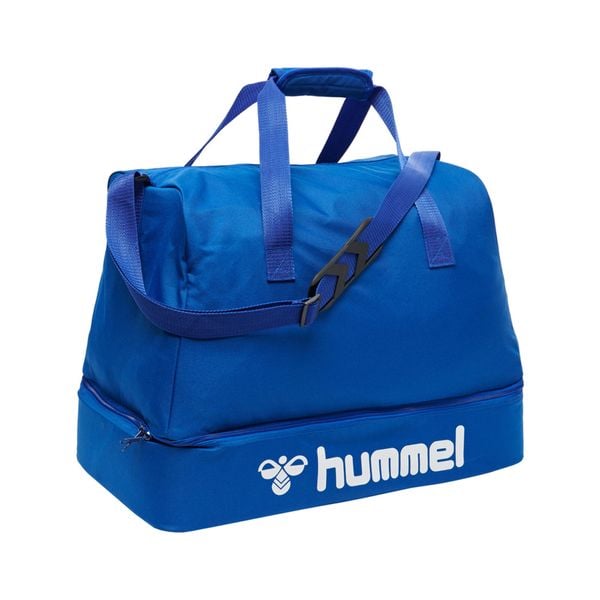 Torba piłkarska dla dorosłych rozmiar Hummel Core Football Bag. Niebieskie torby męskie na ramię HUMMEL, bez wzorów, z materiału, na ramię, duże. Za 109.99 zł.