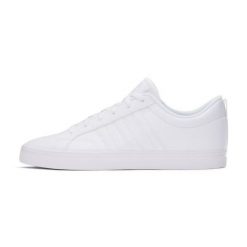 Buty adidas Vs Pace 2.0 M HP6012 białe. Białe buty sportowe na co dzień męskie z gumy, bez zapięcia. W wyprzedaży za 306.78 zł.