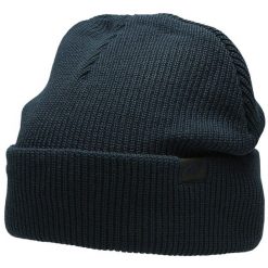 Męska czapka 4F H4Z22 CAM006 granatowa. Niebieskie czapki męskie 4f, na zimę, z aplikacjami, prążkowane, sportowe. Za 41.99 zł.
