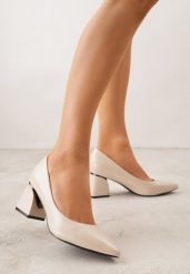 Beżowe Czółenka na Geometrycznym Obcasie Oriphishis. Brązowe czółenka damskie Born2be, bez wzorów, bez obcasa, na obcasie. Za 99.99 zł.