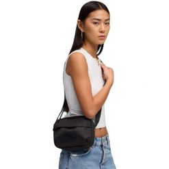 Torba Puma Essentials Crossbody Bag 2L. Czarne torebki klasyczne damskie Puma, bez wzorów, z materiału, bez dodatków. Za 290.00 zł.