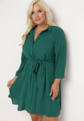 Ciemnozielona Rozkloszowana Mini Sukienka Zapinana na Guziki z Materiałowym Paskiem Vleco. Zielone sukienki damskie Born2be, l, bez wzorów, z materiału, bez kołnierzyka, bez ramiączek, mini, rozkloszowane. W wyprzedaży za 79.99 zł.