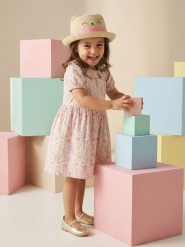 Bawełniana sukienka babydoll ze wzorem - wielobarwny. Sukienki dziewczęce Sinsay, bez wzorów, z bawełny, bez ramiączek. Za 19.99 zł.