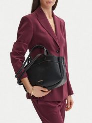 GINO ROSSI Torebka C-LDA8549 Czarny. Czarne torebki klasyczne damskie Gino Rossi, bez wzorów, ze skóry, bez dodatków. Za 199.99 zł.