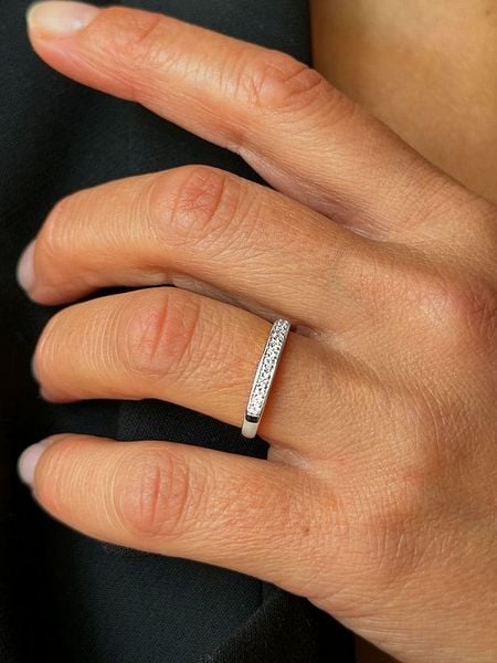 DIA DIAMONDS Srebrny pierścionek z diamentami rozmiar: 56. Szare pierścionki damskie DIA DIAMONDS, z diamentem, srebrne. Za 365.95 zł.