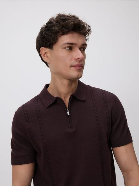 Bawełniany sweter polo - ciemnobrązowy. Brązowe swetry męskie Reserved, l, bez wzorów, z bawełny, bez kołnierzyka. Za 119.99 zł.