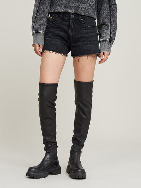 G-Star Szorty dżinsowe w kolorze czarnym rozmiar: W31. Czarne szorty damskie G-Star, z aplikacjami, z bawełny, klasyczne, z podwyższonym stanem. Za 187.07 zł.