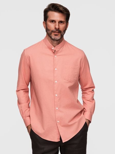 Męska koszula lniana ze stójką i kieszenią REGULAR FIT – brzoskwiniowa V1. Pomarańczowe koszule męskie Ombre Clothing, na lato, m, bez wzorów, z bawełny, bez kołnierzyka, bez ramiączek. Za 215.99 zł.
