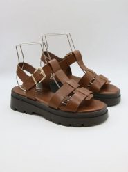 Bellucci Sandały w kolorze jasnobrązowym rozmiar: 36. Brązowe sandały damskie Bellucci, bez wzorów, bez obcasa. Za 100.99 zł.