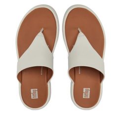 Japonki FitFlop. Białe klapki damskie FitFlop, bez wzorów, bez obcasa. Za 309.99 zł.