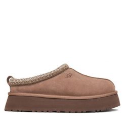 Śniegowce Ugg. Brązowe śniegowce damskie Ugg. Za 639.99 zł.
