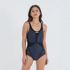 Kostium Kąpielowy Legea Ellie Damskie. Czarne stroje jednoczęściowe damskie Legea, l, bez wzorów. W wyprzedaży za 84.50 zł.