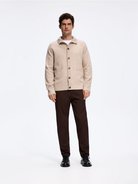 Sweter z domieszką wełny - beżowy. Brązowe kardigany męskie Reserved, l, bez wzorów, z dzianiny, bez kołnierzyka. Za 149.99 zł.