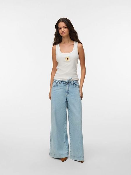 Vero Moda Top w kolorze białym rozmiar: L. Białe topy damskie Vero Moda, l, bez wzorów, z bawełny, bez kołnierzyka. Za 61.31 zł.