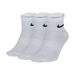 Skarpetki treningowe Nike Everyday Lightweight Ankle 3 pack do kostki. Białe skarpetki damskie Nike, bez wzorów. W wyprzedaży za 59.90 zł.