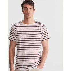 T-shirt w paski - Brązowy. Brązowe t-shirty damskie Reserved, l, bez wzorów, bez kołnierzyka. Za 39.99 zł.