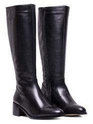 ELODIE Skórzane kozaki w kolorze czarnym rozmiar: 41. Czarne kozaki damskie ELODIE, bez obcasa. Za 174.43 zł.