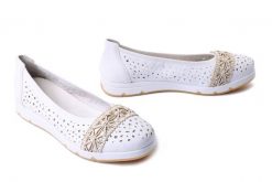 RIEKER L3062-80 white, baleriny damskie. Białe baleriny damskie Rieker, w ażurowe wzory, bez obcasa. Za 239.92 zł.