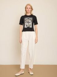 BGN Koszulka w kolorze czarnym rozmiar: 36. Czarne bluzki damskie BGN, bez wzorów, bez kołnierzyka, bez ramiączek. Za 56.99 zł.