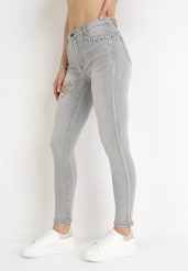 Jasnoszare Jeansy Skinny Push-Up z Cyrkoniami i Wycięciem Dialline. Szare jeansy damskie Born2be. Za 139.99 zł.