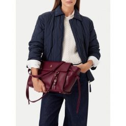 Torebka Beverly Hills Polo Club. Czerwone torebki klasyczne damskie Beverly Hills Polo Club, bez wzorów, bez dodatków. Za 299.99 zł.