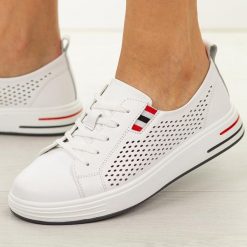 Białe skórzane półbuty damskie Cambell 07348. Białe półbuty damskie Cambell, w ażurowe wzory, z jeansu, casualowe, bez obcasa, na płaskiej podeszwie. Za 239.00 zł.