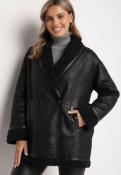 Czarna Kurtka Biker o Kroju Marynarki Ocieplona Futerkiem Typu Baranek Saliria. Czarne kurtki damskie Born2be, m, bez wzorów, z jeansu, eleganckie. Za 319.99 zł.