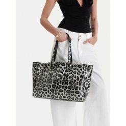 Torebka Eva Minge. Szare torebki klasyczne damskie Eva Minge, bez wzorów, bez dodatków. Za 279.99 zł.