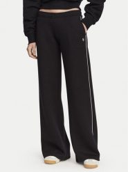 Guess Jeans Spodnie dresowe W6RB43 KD122 Czarny Regular Fit. Czarne jeansy damskie Guess Jeans. Za 283.99 zł.