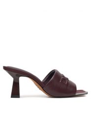 DKNY Klapki Keke K3471856 Bordowy. Czerwone klapki damskie DKNY, bez wzorów, ze skóry, bez obcasa. Za 699.99 zł.
