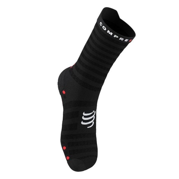Skarpety do biegania Compressport Pro Racing v4.0 UL Run High. Czarne skarpetki damskie Compressport, bez wzorów. Za 93.99 zł.