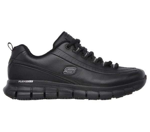 Buty sportowe damskie Skechers Sure Track Trickel sneakersy skórzane czarne. Czarne obuwie trekkingowe damskie Skechers. Za 319.00 zł.