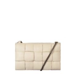 Cowboysbag Torba przez ramię Cowboysbag biały - skóra Torby na ramię 1 ct Damski. Białe torebki klasyczne damskie Cowboysbag, bez wzorów, z materiału, bez dodatków. Za 402.99 zł.