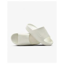 Klapki damskie Nike Calm. Białe klapki damskie Nike, bez wzorów, bez obcasa. Za 179.99 zł.